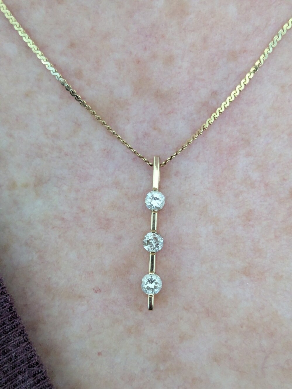14k Yellow Gold 3 Diamonds Linear Pendant